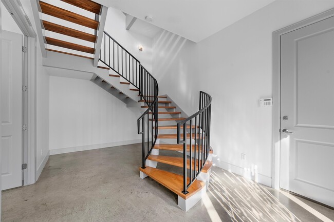 Building Photo - 6403 Westcott St