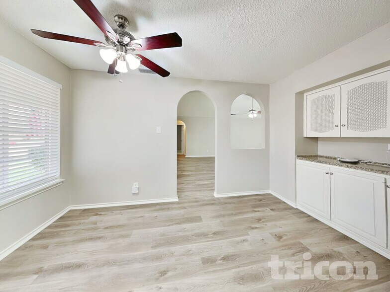 Building Photo - 1142 Shady Glen Circle Richardson TX