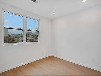 Building Photo - 5540 Bloyd St