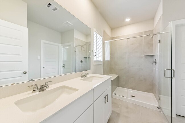 Building Photo - 583 Avisa Dr