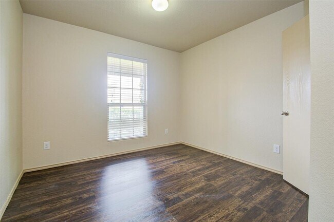 Building Photo - 3106 Cambridge Meadows Ln