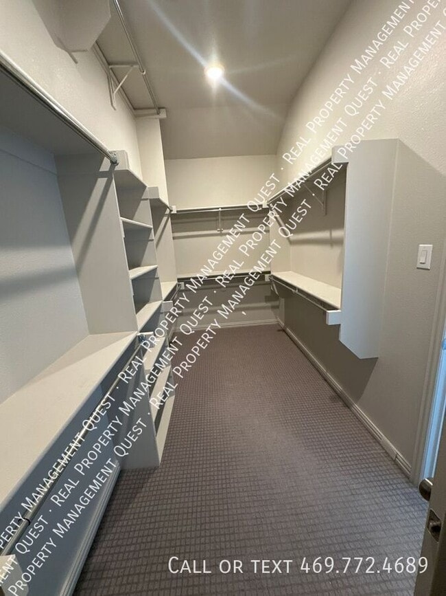 Building Photo - 4553 Cypress Thorn Dr