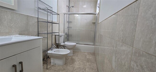 Building Photo - 3915 Ponce de Leon Blvd