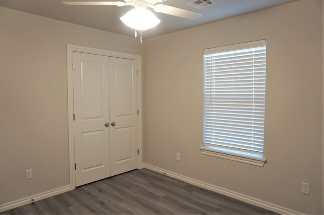 Building Photo - Chisholm Creek Duplex NW OKC