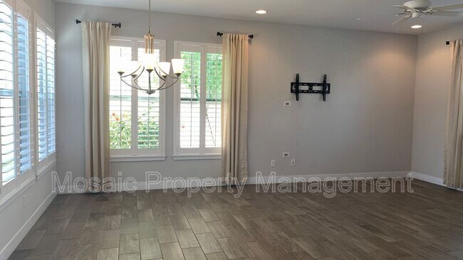 Building Photo - 2624 S Tobin