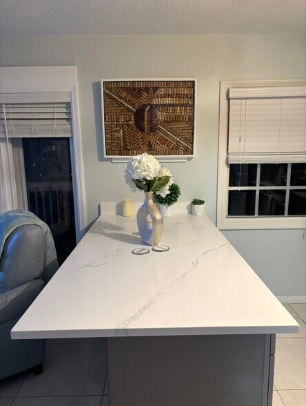 Building Photo - 5215 Coquina Key Dr SE
