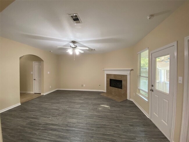 Building Photo - 4903 Summer Ridge Dr
