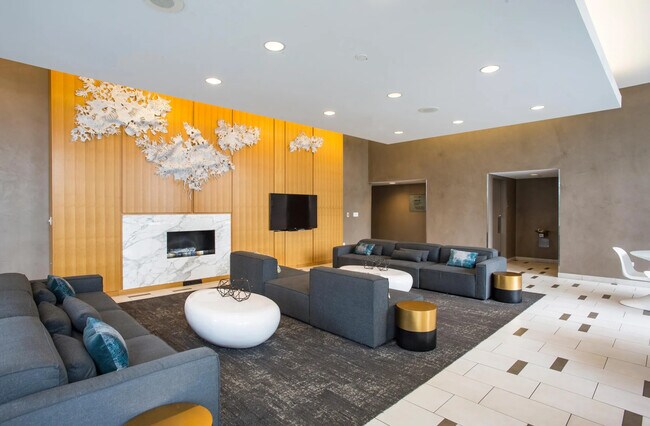 Building Photo - 227 N Columbus Dr