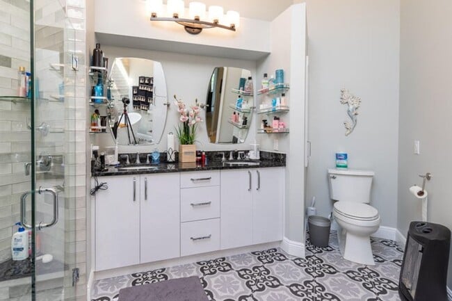 Building Photo - 11067 Springbrook Cir
