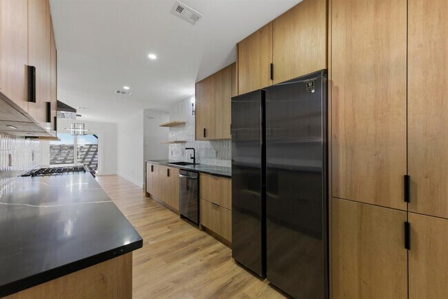 Building Photo - 3817 Leafield Dr