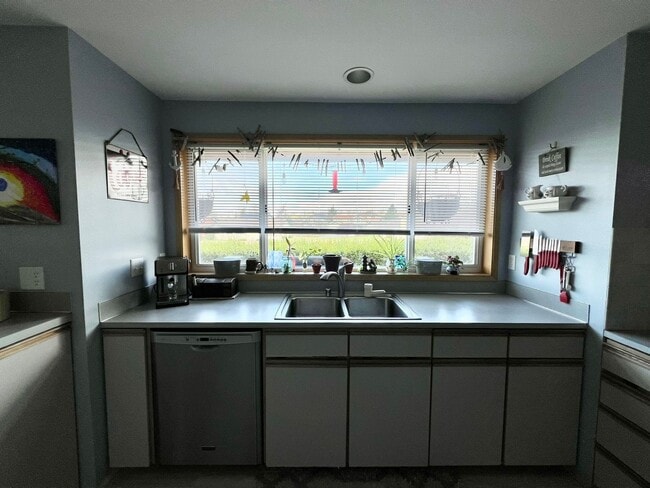 Building Photo - 3 Bd., 2 Ba., in Birch Bay Sea Links Gated Community