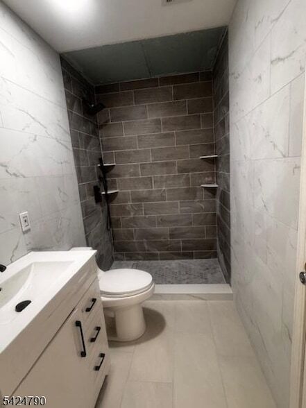 Building Photo - 81-83 Hawthorne Avenue Unit 3