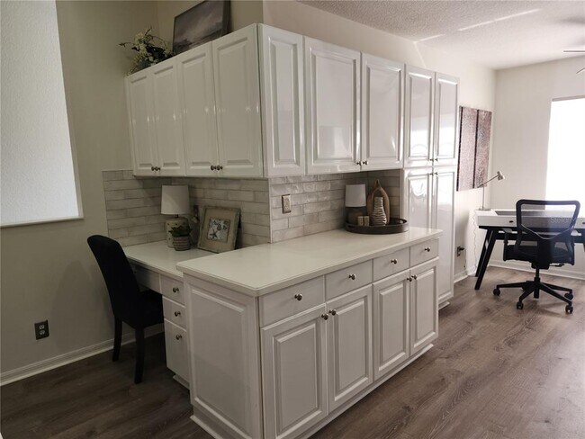 Building Photo - 6503 Fairway Gardens Dr