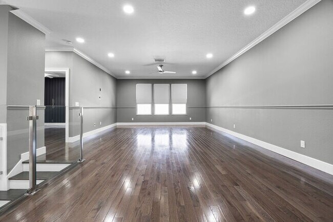 Building Photo - Fully Remodeled 5/4 Art Deco-Inspired Home...