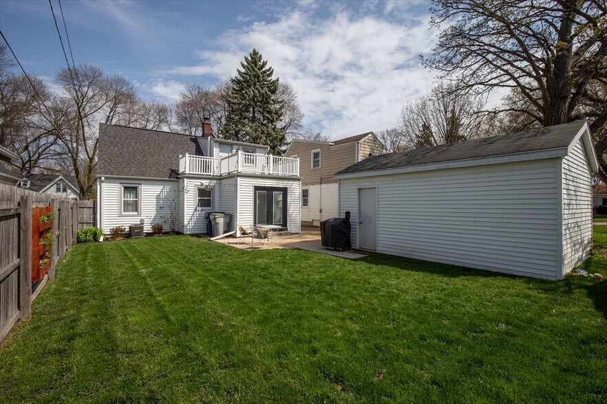 Building Photo - 145 N 72nd St