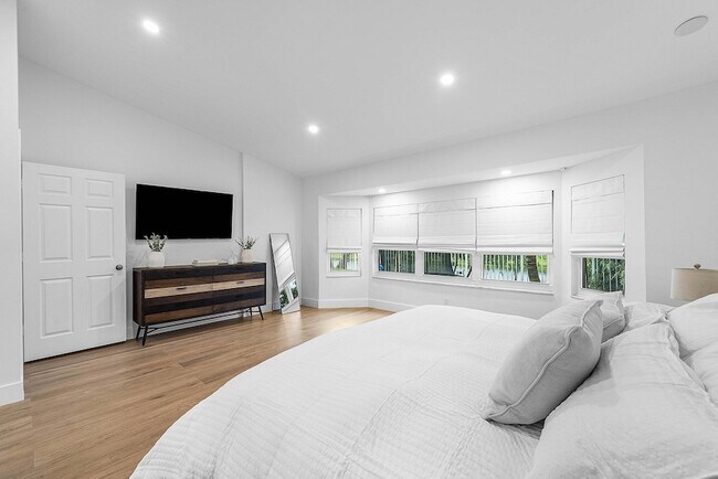 Building Photo - 2721 Neaton Ct