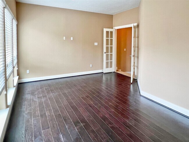 Building Photo - 16807 Coronado Springs Dr