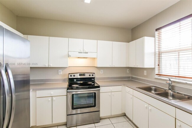 Building Photo - 27598 SW 138th Ave