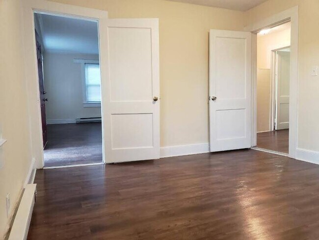 Building Photo - 218 Marshall St