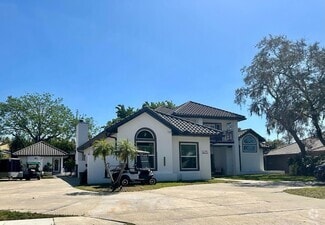 Building Photo - 9215 Cypress Cove Dr