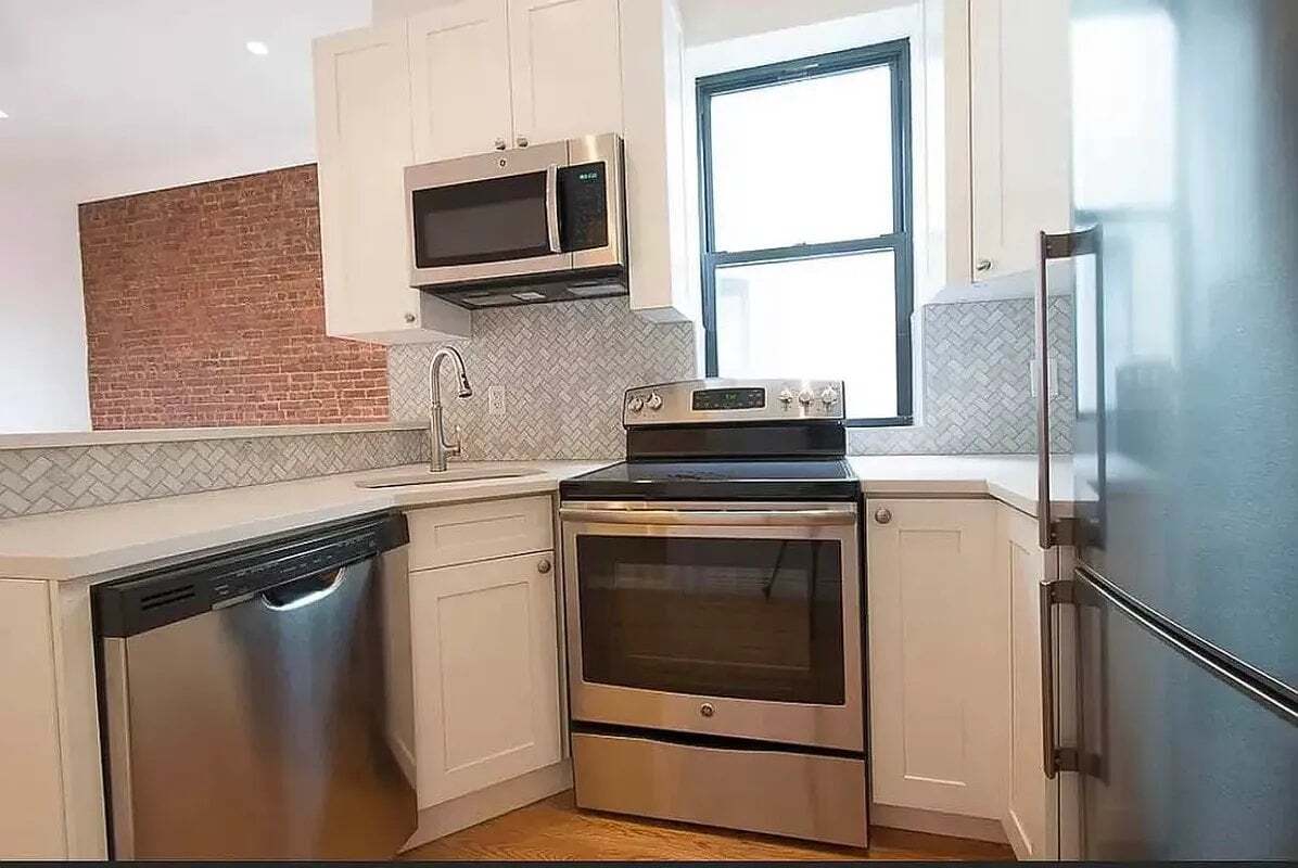 Building Photo - 319 Lincoln Pl