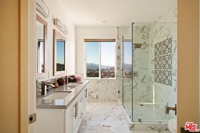 Building Photo - 3663 Kinney St