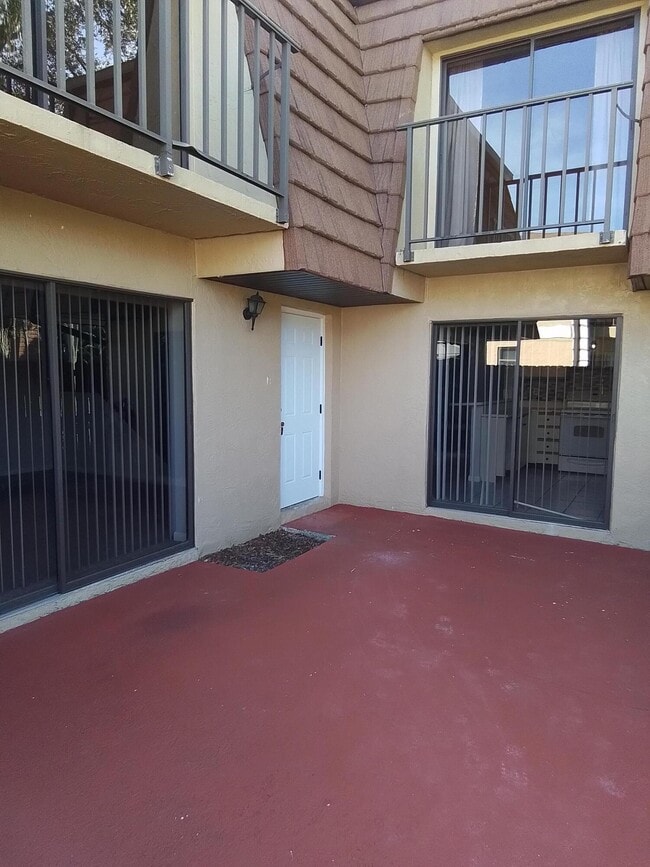 Building Photo - 1458 N Lawnwood Cir