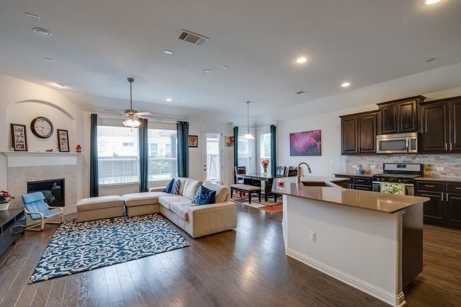 Building Photo - 103 Farola Cove