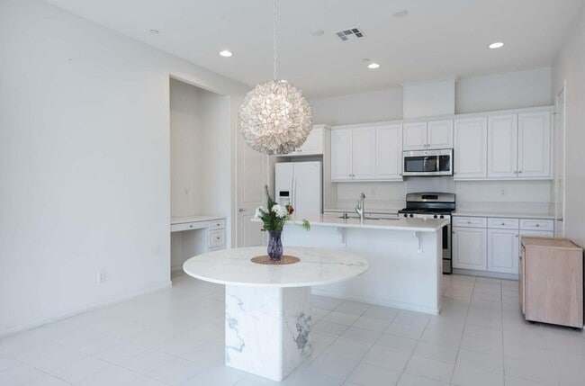 Building Photo - 2609 Via Calderia