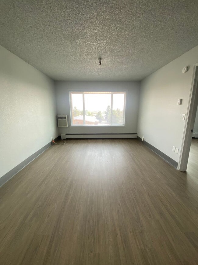 Building Photo - 151 N Williams Ave