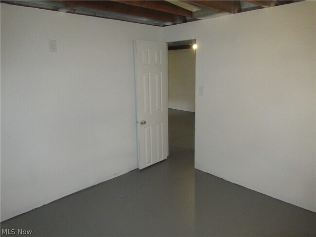 Building Photo - 1462 Harvard Dr