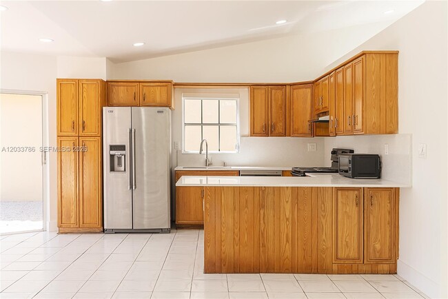 Building Photo - 15881 SW 139th Ave