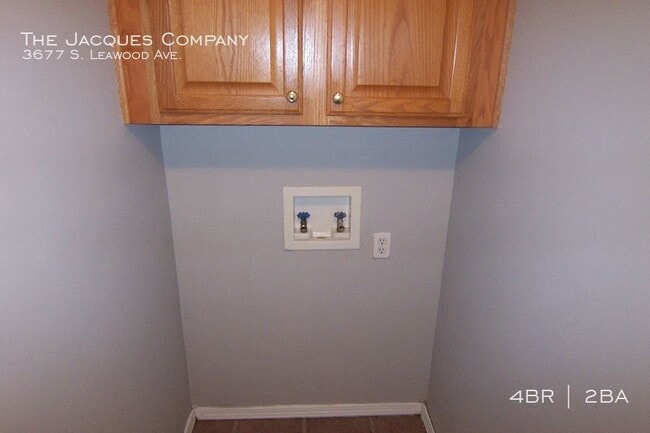 Building Photo - 3677 Leawood Ave