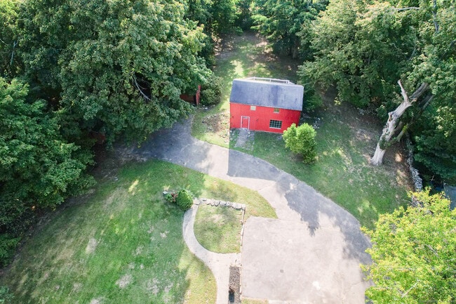 Building Photo - 2921 Nichols Ave