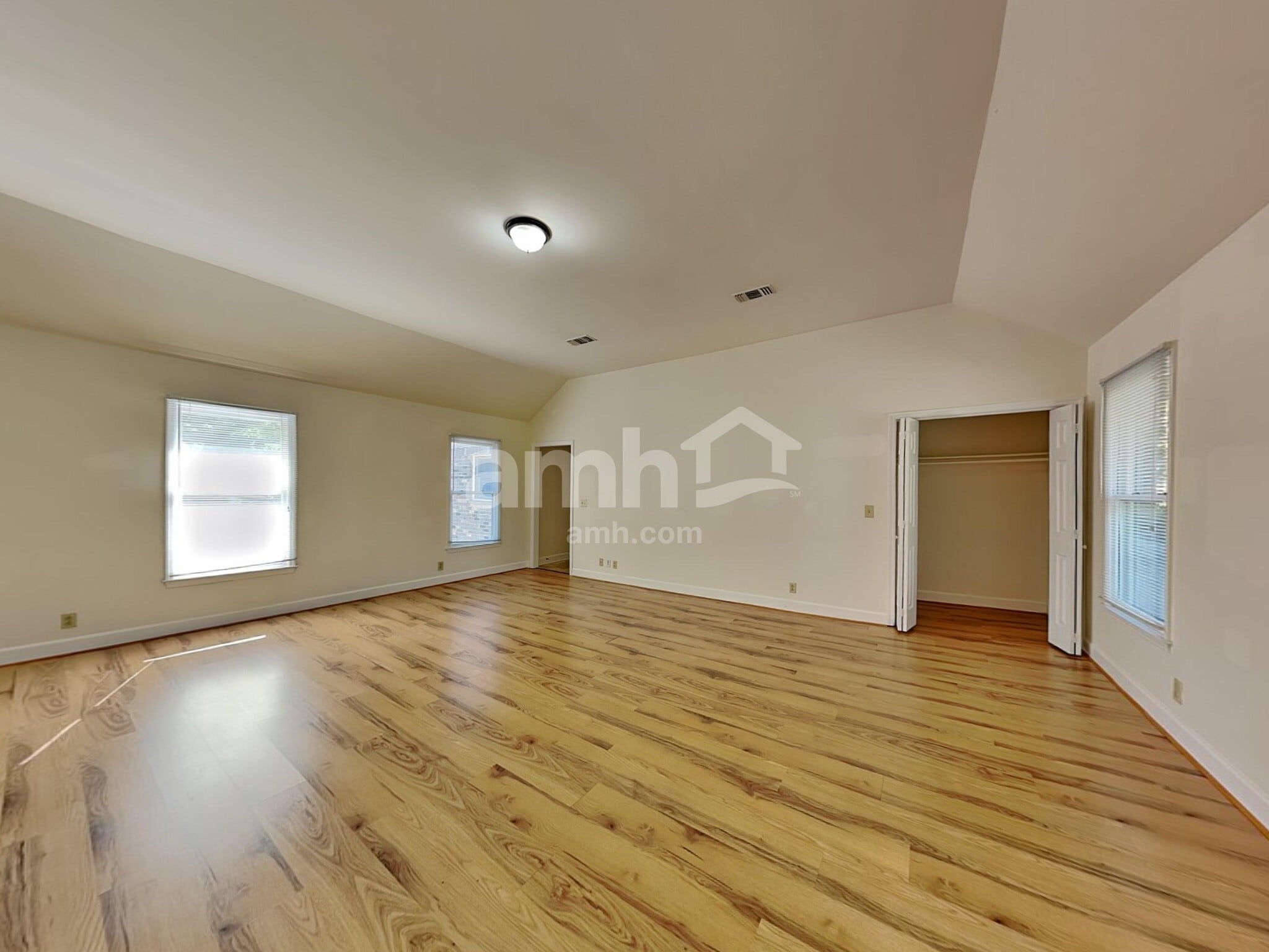 Building Photo - 7012 Poplar Creek Trce