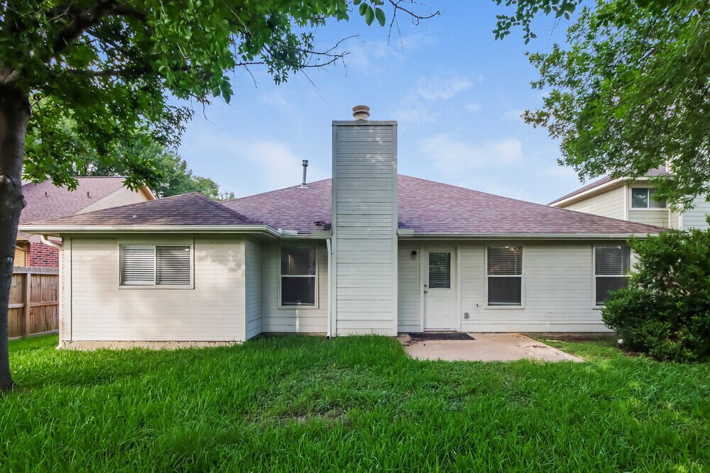Building Photo - 3030 Killdeer Ln