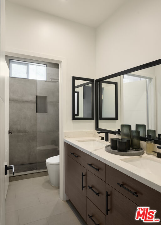 Building Photo - 4967 Llano Dr