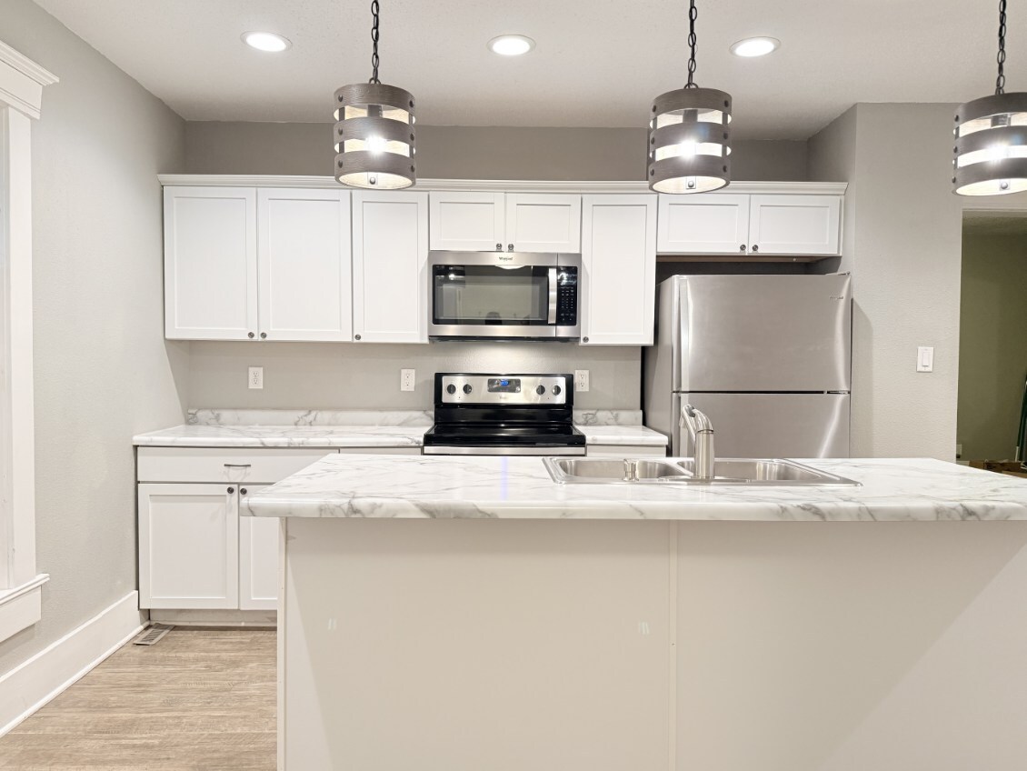 Kitchen - 312 SW Pleasant St