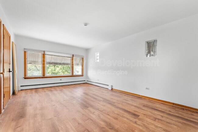 Building Photo - 2517 N Laramie Ave