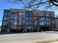 Building Photo - 626 N Graham St