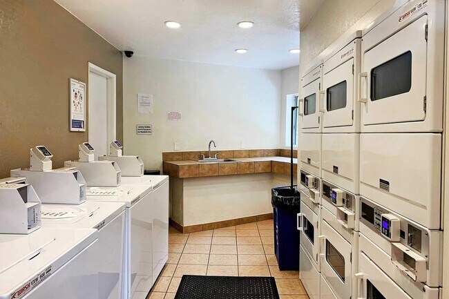 Building Photo - Dorchester Apartments | Spacious 1 & 2 Bedroom Apartments Near SDSU