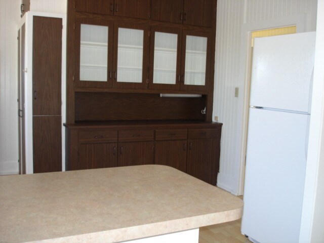 Building Photo - Charming 3 bedroom, 1 bath house with gara...
