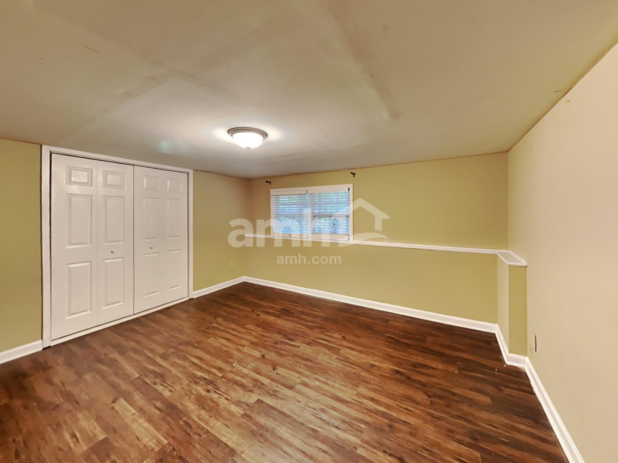 Building Photo - 251 Stewart Dr