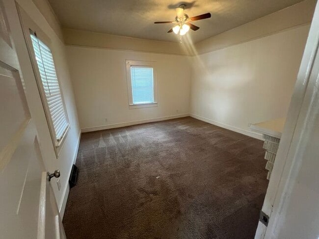 Building Photo - 2 Bed 1 Bathroom Home in Downtown Greenvil...
