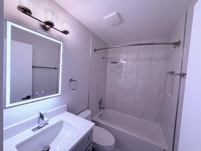 Building Photo - 2741 Odlum Dr