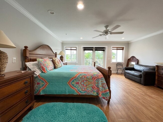 Building Photo - Beautiful 4 Bed 4.5 Bath luxury Townhouse with Elevator located by the Beach Lauderdale by the Sea