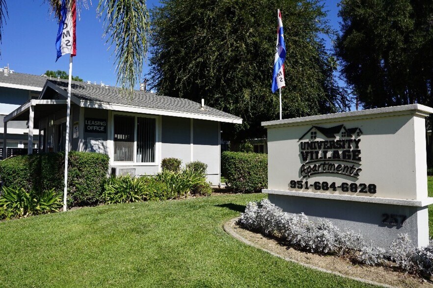 University Village Apartments 257 W Big Springs Rd Riverside CA 92507
