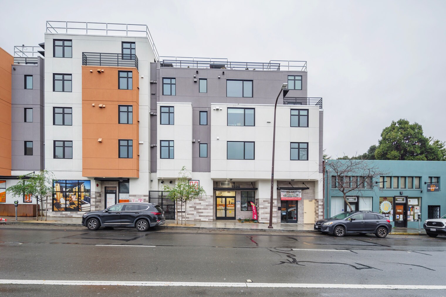 Building Photo - 1698 University Ave