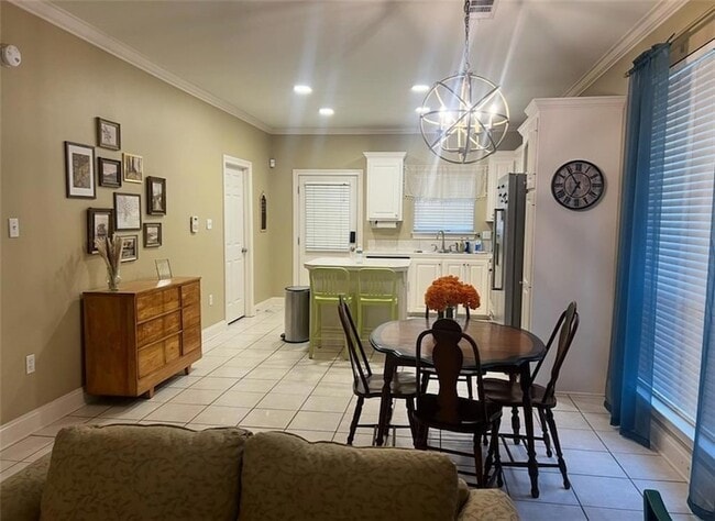 Building Photo - 5668 Ducros Dr