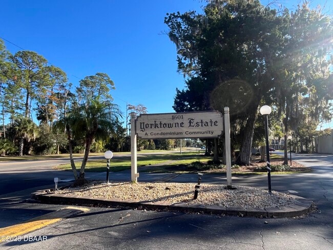 Building Photo - 1601 Big Tree Rd